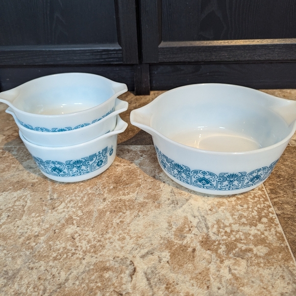 Pyrex - Picture 2 of 4